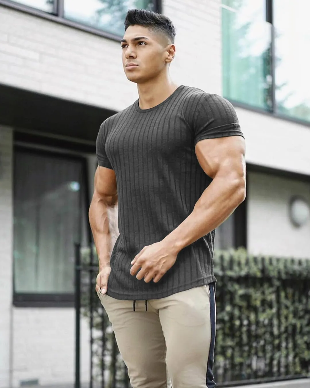 URRU Men's Muscle T Shirts Stretch Short Sleeve Bodybuilding Workout Casual Slim Fit Tee Shirts